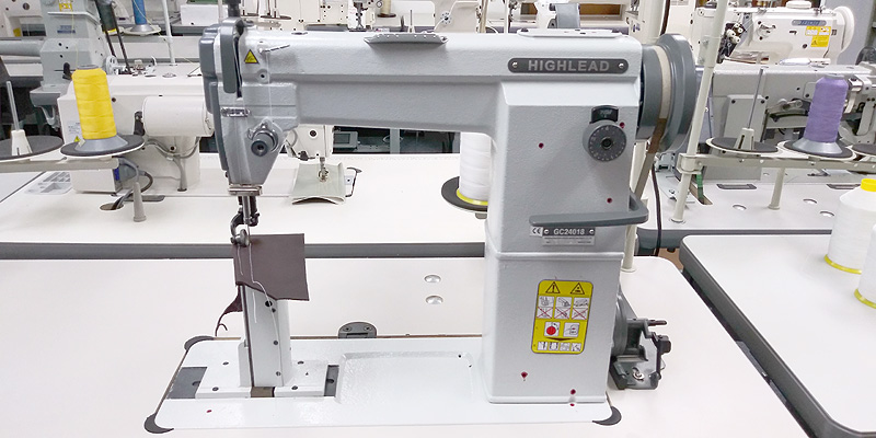 1033_2.jpg HIGHLEAD GC-24018 Post Bed Roller Foot Sewing Machine Complete unit 110 volts. - Image 1
