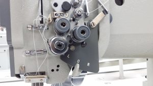 HIGHLEAD GC-20638 Double Needle Split Needle Bar Walking Foot Sewing Machine. - Image 2
