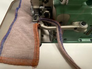MERROW MG-4DW 107 WIDE 4 Thread serger sewing machine complete unit 110 volts. motor and stand - Image 4