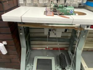 MERROW MG-4DW 107 WIDE 4 Thread serger sewing machine complete unit 110 volts. motor and stand - Image 6