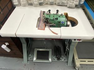MERROW MG-4DW 107 WIDE 4 Thread serger sewing machine complete unit 110 volts. motor and stand - Image 8
